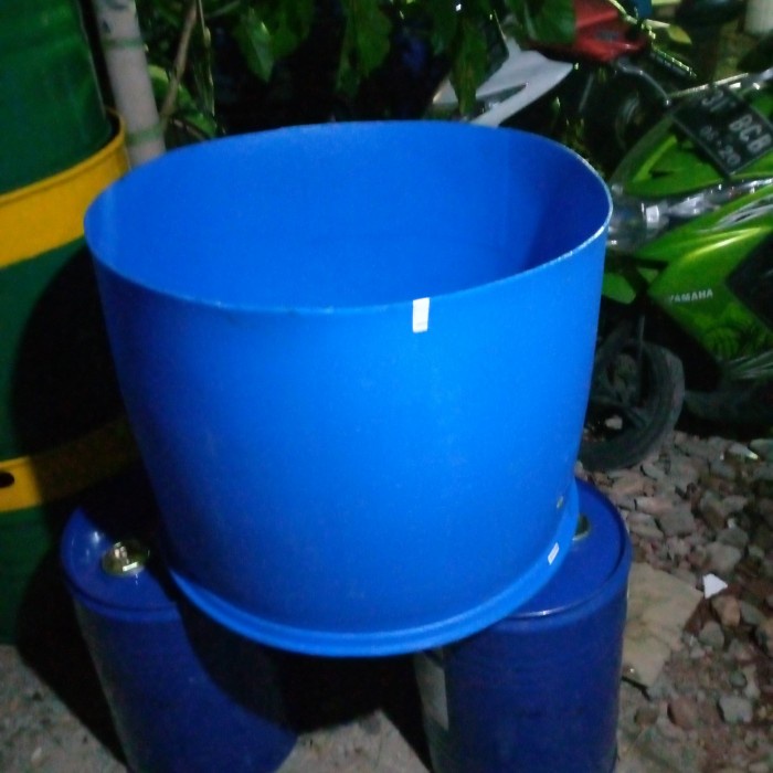 drum belah/tong sampah plastik 100 liter/tong plastik/penampungan air