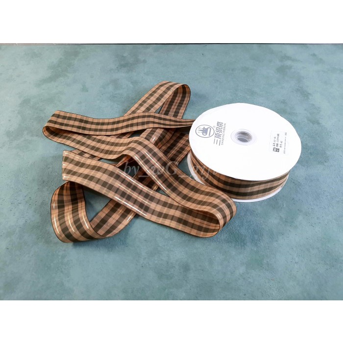 

Pita Kotak-kotak Coklat List Emas; Lebar 3.8 cm