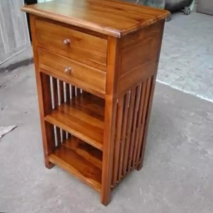 UJ 66 Meja kecil kayu jati Jepara