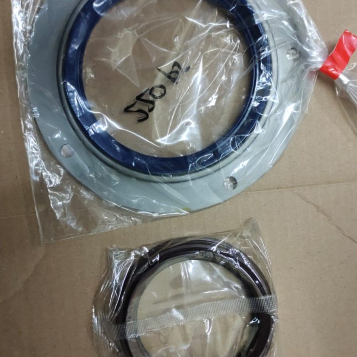 seal cranshaft fuso 220 - seal kruk as 6d16t japan tokolarisjaya