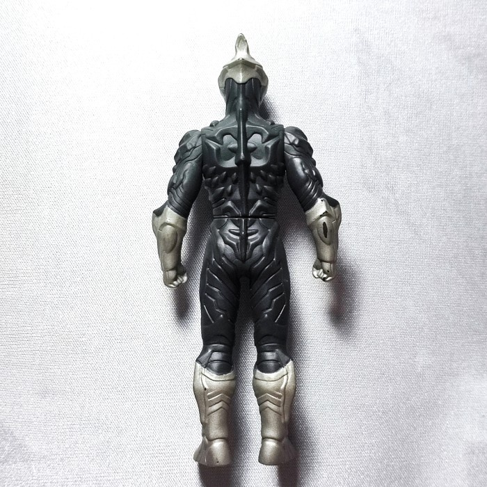 uhs ultraman belial atrocious action figure vinyl 11 cm bandai rare telorayampuyuh