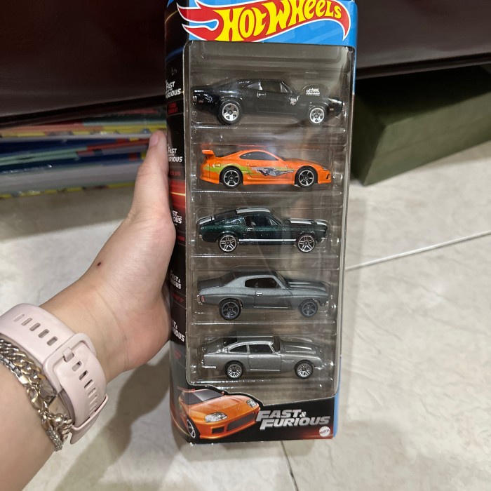 MUST HAVE HOT WHEELS FAST AND FURIOUS GIFT PACK 5 DIECAST HOTWHEELS TERLARIS