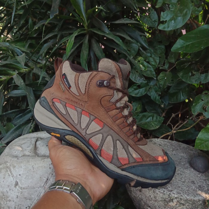 sepatu gunung hiking trekking merrell size 40 second original