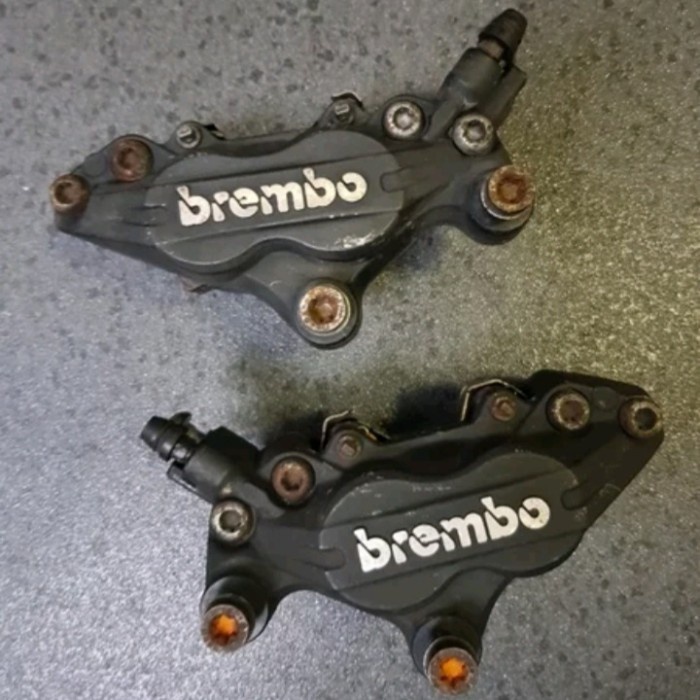 {BEKAS} kaliper depan axial Ducati brembo 4 piston 4 piston 2 PIN kiri kanan Diskon