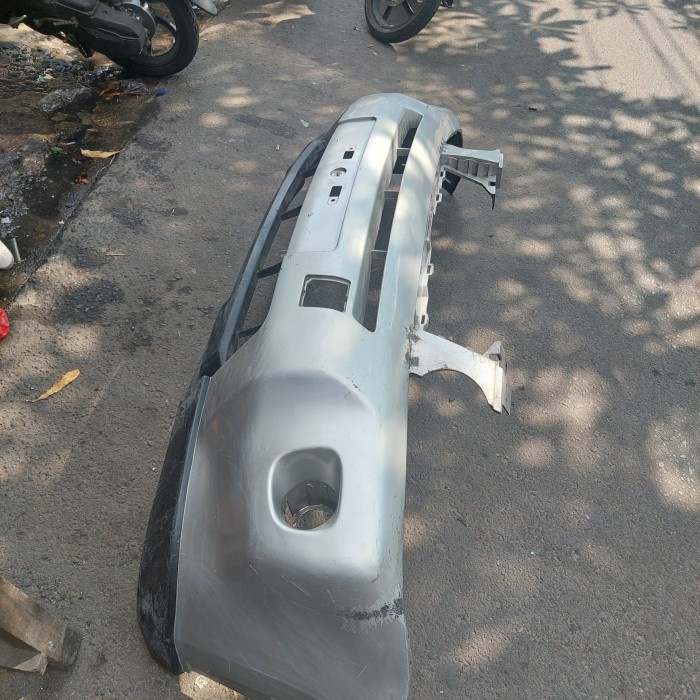 {BEKAS} bumper depan xtrail t31 2010 Berkualitas