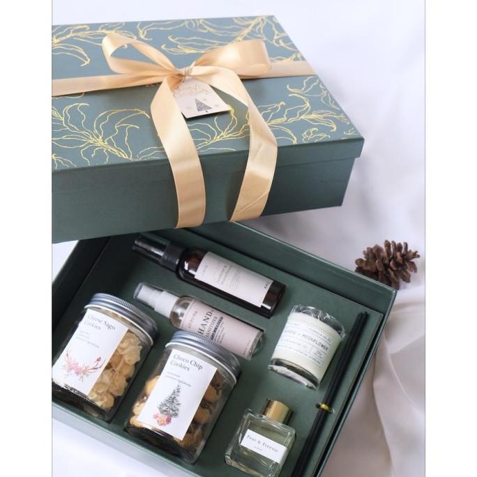 

Instant Ready Premium Christmas Hampers Natal In Large Jade Hardbox By Melulujajan