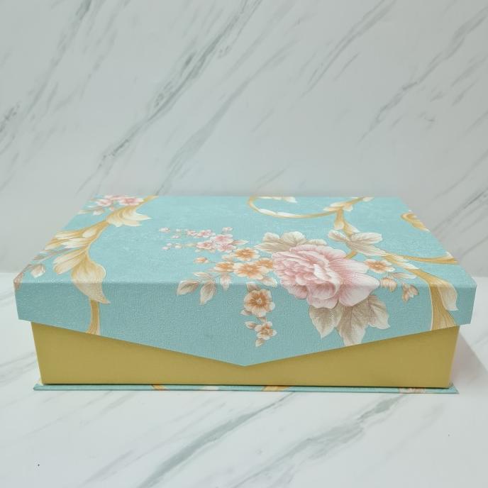

box sekat 3 magnet dasi / kotak kue kering hard top panjang 350gr