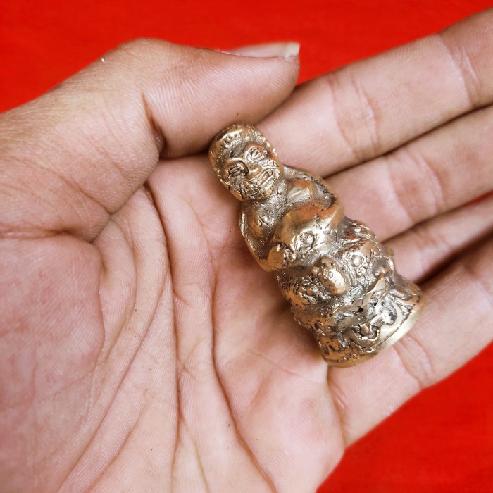 Patung Semar Semedi Warna Kuning Emas