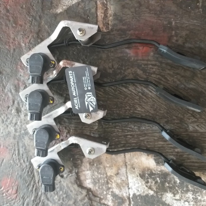 {Second} Pedal Gas Sensor App Nissa Xtrail T30 Original Limited