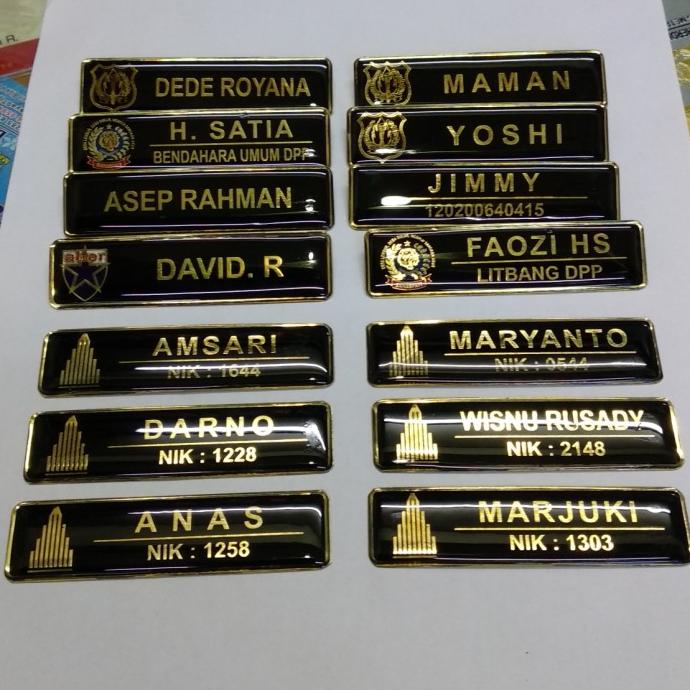 

Nama Dada Atau Name Tag Atau Papan Nama Kuningan -Peniti