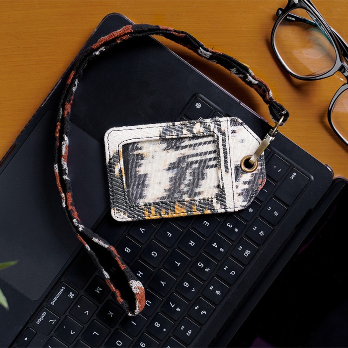 

NONA RARA - Lanyard White Tenun A0032 - Lanyard Batik
