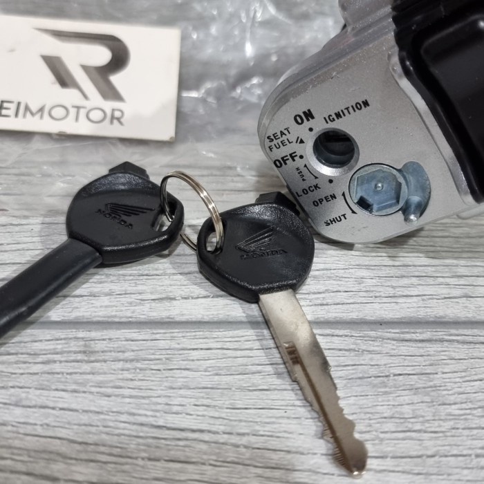 Kunci Kontak Vario Techno Cbs 125 2012-2014 Old Ori Kemasan Polos