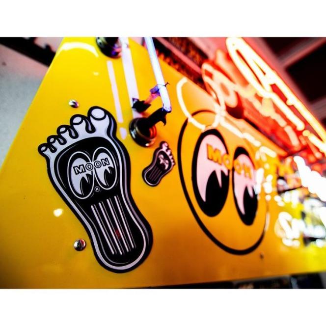 Mooneyes Barefoot Gas Pedal Decal