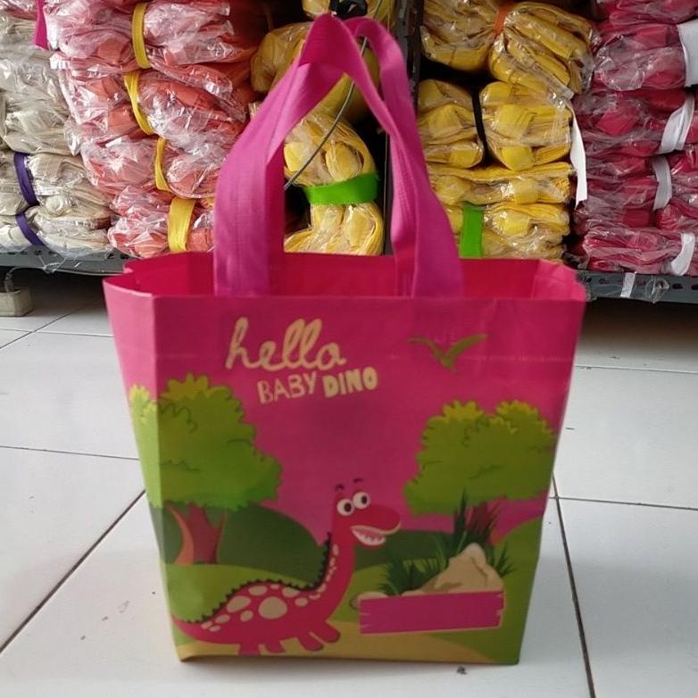 

Baru - Goodiebag ulang tahun 25x25x15 DINOLusinan isi 12pcs - tas ulang tahun baby dino