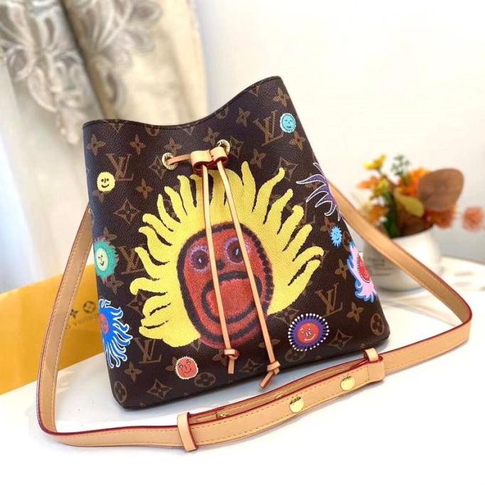 Tas Branded Wanita / Tas Selempang Super Mirror Vvip In Mono Authentic Kertania