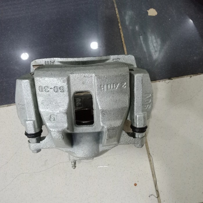 kaliper caliper rem depan innova reborn ori