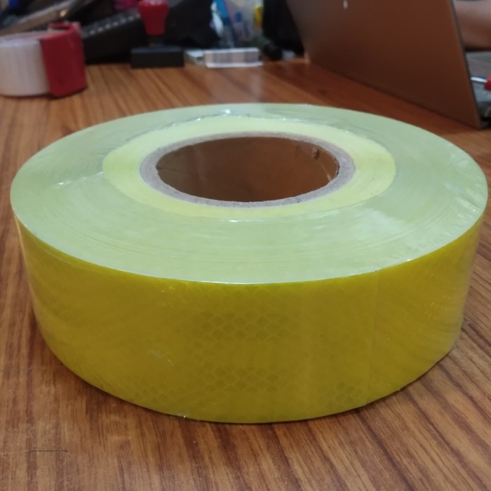 

✨Sale Sticker Stiker Rambu Nyala Yellow Green Kuning Hijau 2 X 45 M Terbatas