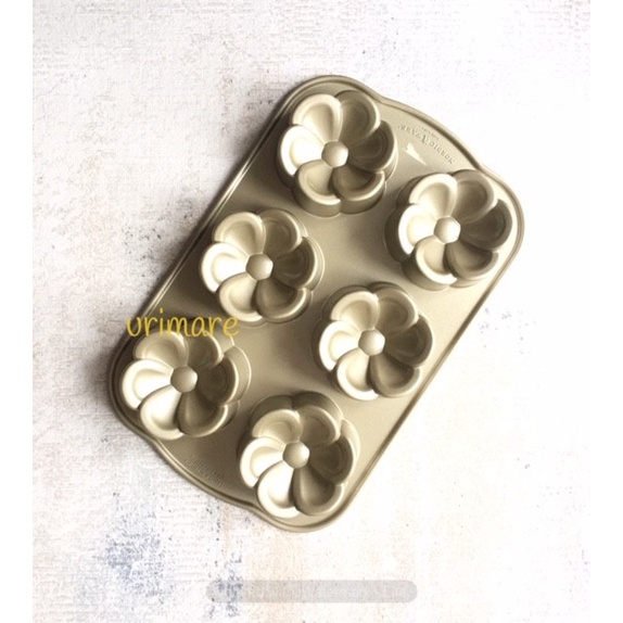 

[Baru] Nordic Ware - Buttercup Cakelet Pan Rare Pan Loyang Kue Terbatas