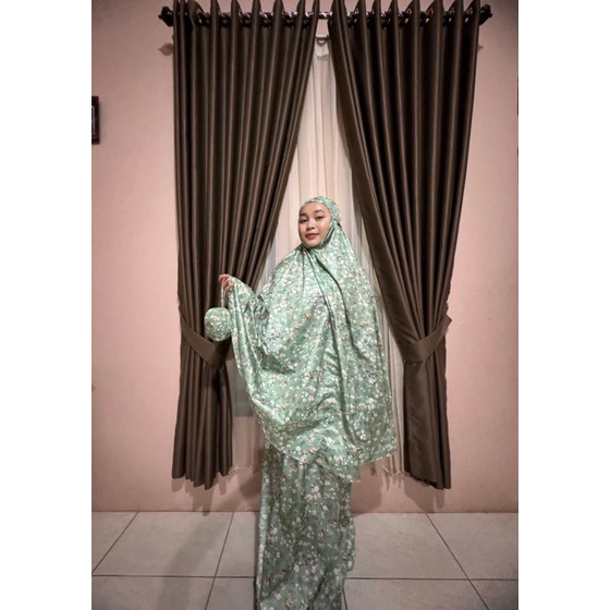 mukena parasut motif traveling