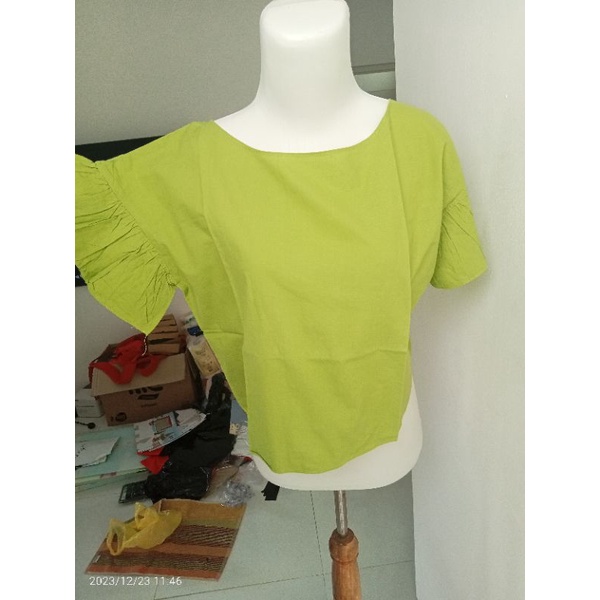 Preloved atasan crop Hijau
