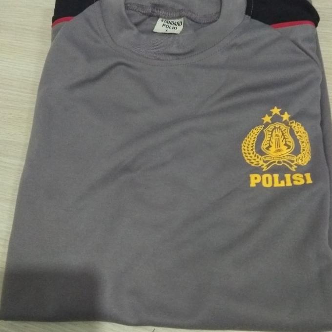 Miliki baju kaos polisi kombinasi pria 
