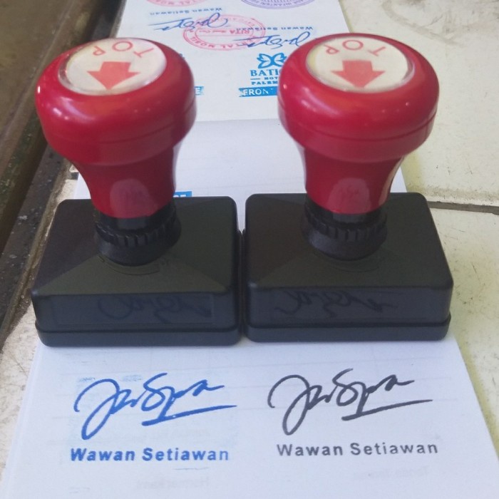

STEMPEL TANDA TANGAN OTOMATIS / SIGNATURE