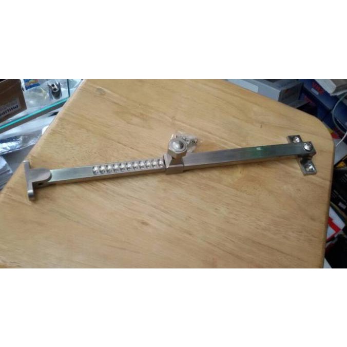 Lamskar Jendela Stainless/ Haakngin/ Penahan Jendela Putar/