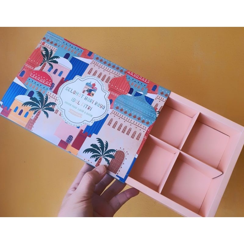 

10 pcs dus box + paperbag hijau pink idul fitri sekat 6 size 4.5 cm