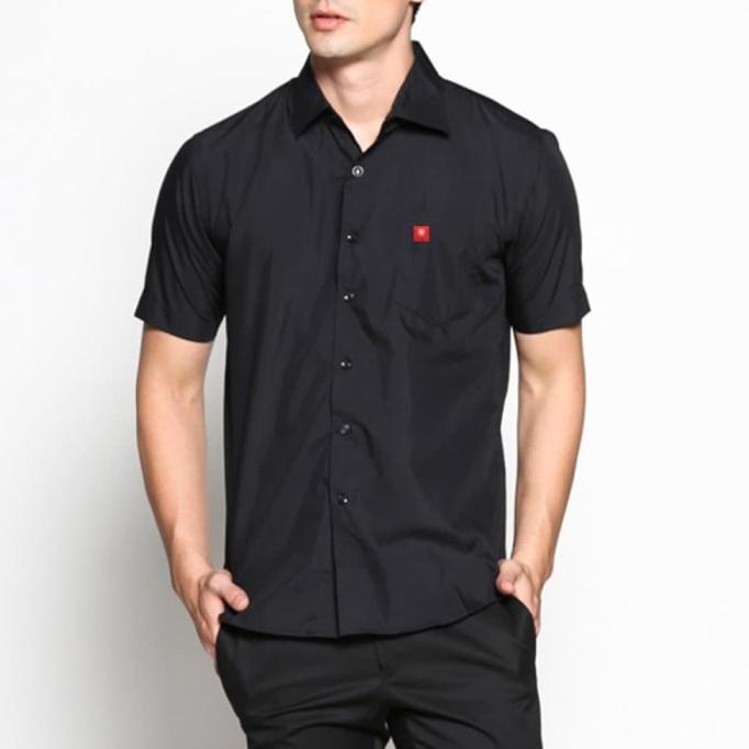 New Baju Kemeja Pria Distro Lengan Pendek Warna Hitam Pengiriman Cepat
