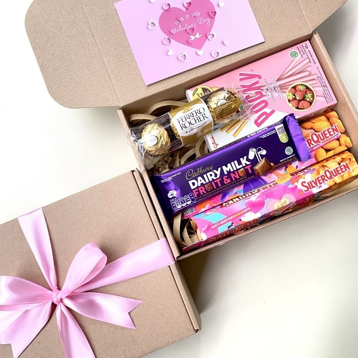 

SIAP KIRIM KADO VALENTINE HADIAH CEWEK HAMPERS PACAR VELENTINE GIFT madalinsecollect