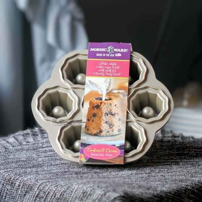

[New Ori] Nordic Ware Cookies And Cream Baking Pan Berkualitas