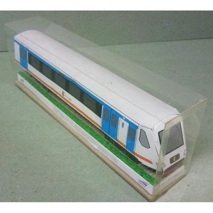 Papercraft Kepala Kereta Bandara