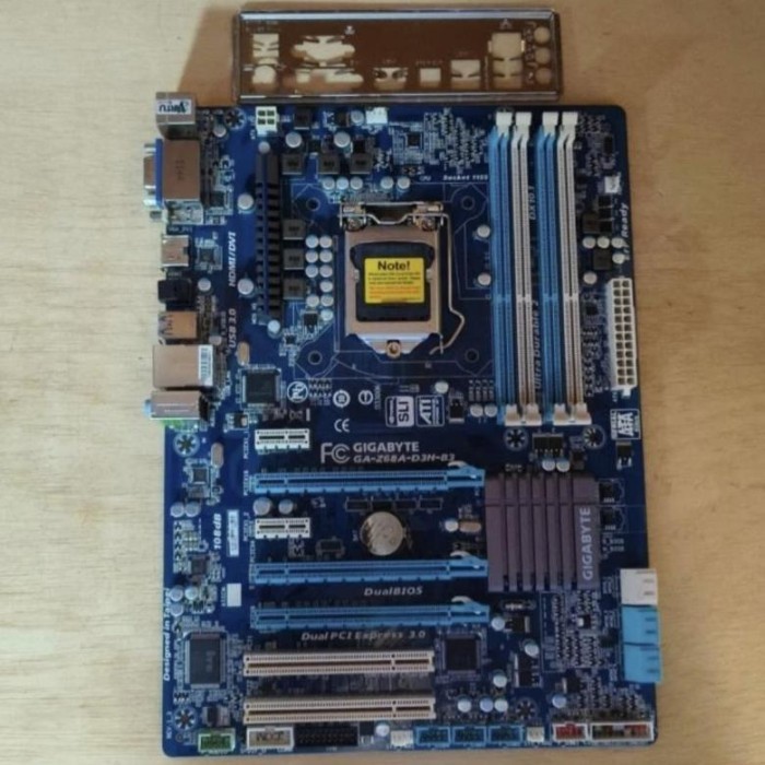 MOBO/MOTHERBOAD GIGABYTE Z68A-D3H-B3 / LGA 1155 / 4 SLOT RAM DDR3