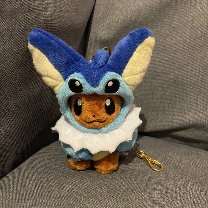 [Ori] Eevee Poncho Vaporeon Plush Doll Keychain Pokemon Center Berkualitas