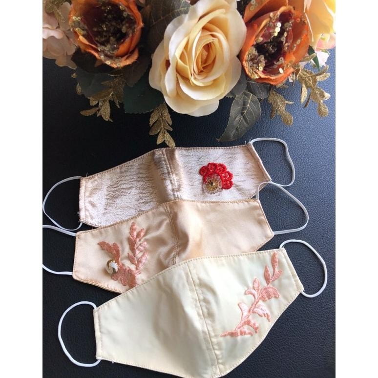 Masker Kain Pesta Brokat Petite Kuning Gold/ Masker broklat/ Maker brukat/ Masker Kondangan