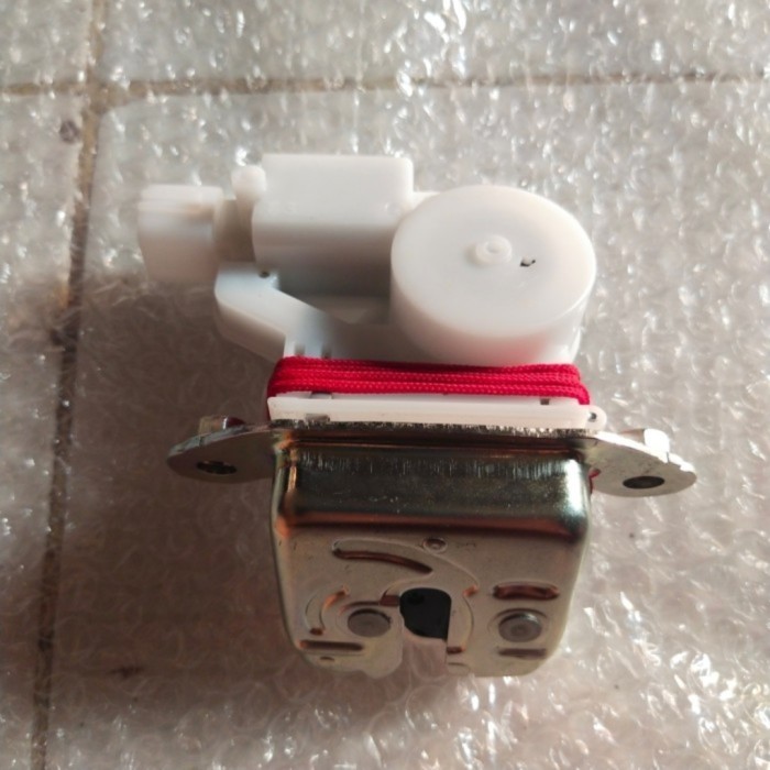 [Original] Door Lock Pintu Bagasi Belakang All New Rush Terios 2018 Original Terbaru