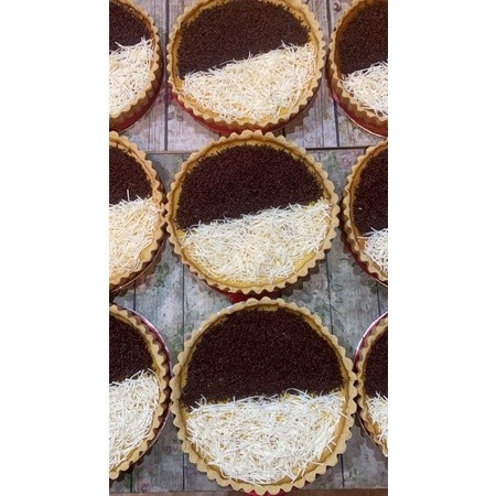 

Big Pie Susu topping Cokelat Keju ster Pie Makassar