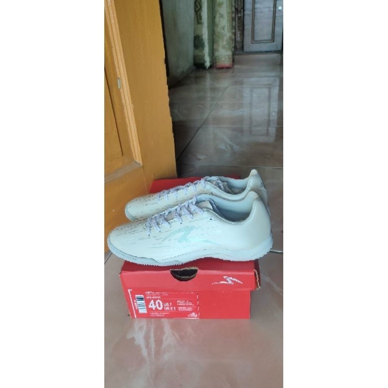 [MAD SPORT] Sepatu Specs Accelerator Lightspeed Reborn Iluminate Pack White Pearlized IN & FG Size