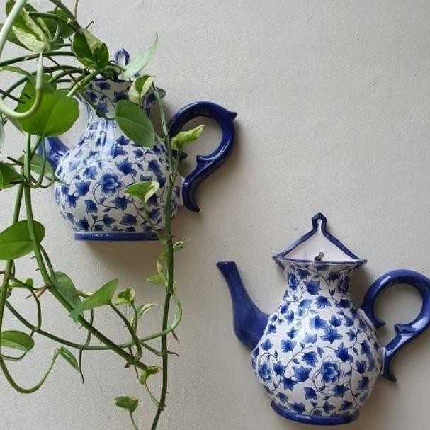 Pajangan Teko Dinding Keramik/ Pot Gantung Model Teko/ Pot Gantung Ganepkuswandarilaris