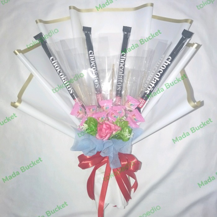 

JUAL rangka buket uang kosong isi 15 slot+chocolatos