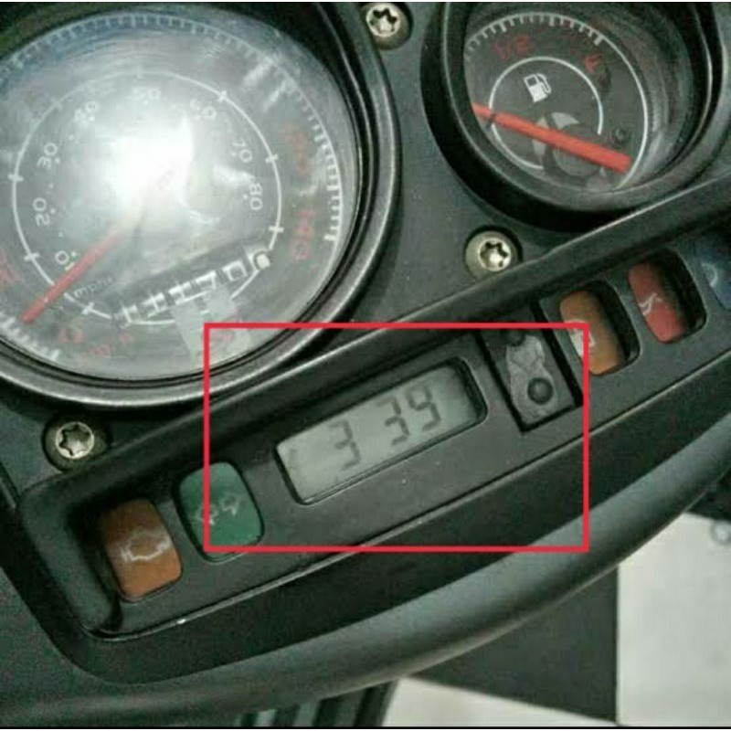 Baterai jam digital speedometer Vespa LX / S / GTS 3v