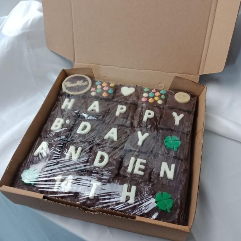 

Bisa Cod Halal Premium-Brownies Fudgy By Koeklat Gresik Coklat Ucapan Ultah Hampers Big Sale