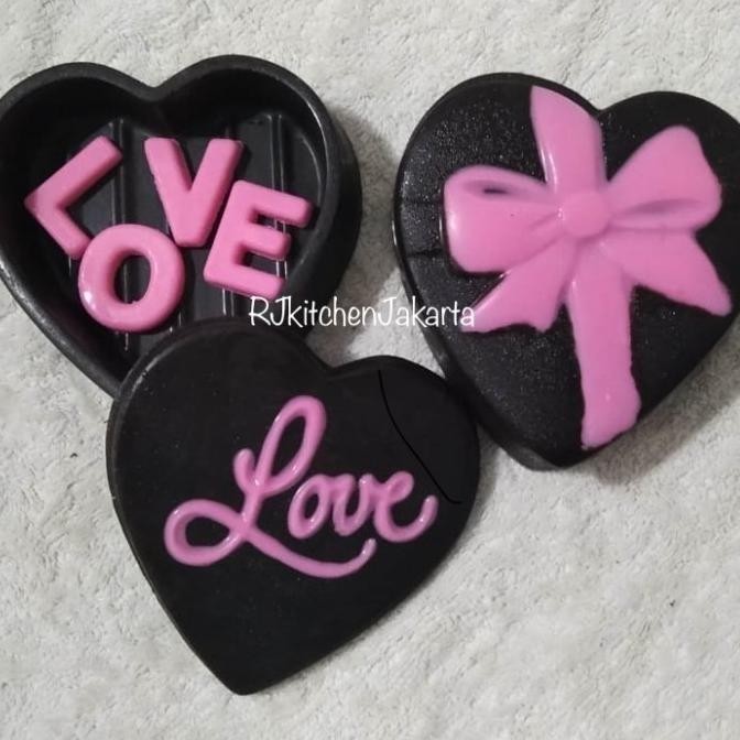 

Coklat Valentine (Love) bisa request warna coklatnya KTG