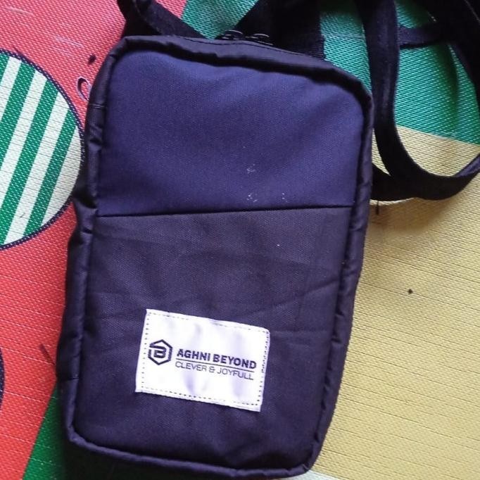 Tas simpel haji umroh outdoor Cover HP Passport by aghnibeyond