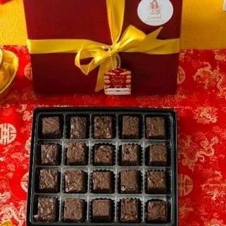 

CNY HAMPERS CNY / IMLEK GIFT / CHINESE NEW YEAR - Fudgy Brownies ( free pita + ucapan)
