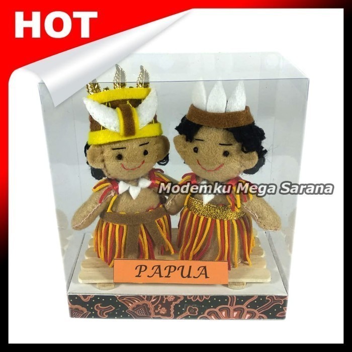 Boneka Pakaian Adat Papua