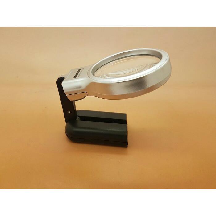 

Terlaris Kaca Pembesar 2 Led /Lup Multifunctional Magnifier 3In1 Promo Terbaru