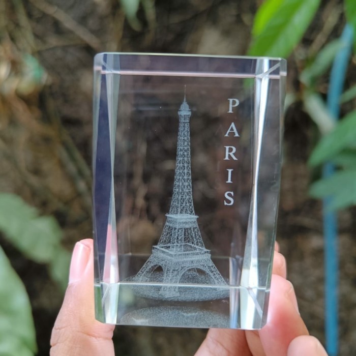 

Ready Souvenir pajangan kristal paris oleh oleh Perancis France Eropa