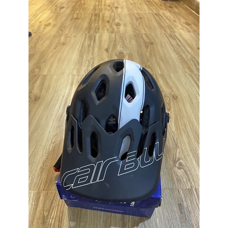 helm sepeda/ helm sepeda gunung (bekas)