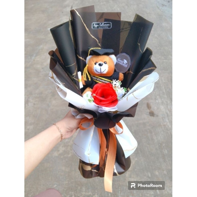 

S57 BUKET BUNGA/BUKET BONEKA WISUDA/BUKET WISUDA / BUKET COKLAT SILVERQUEEN/BUKET VALENTINE JFN